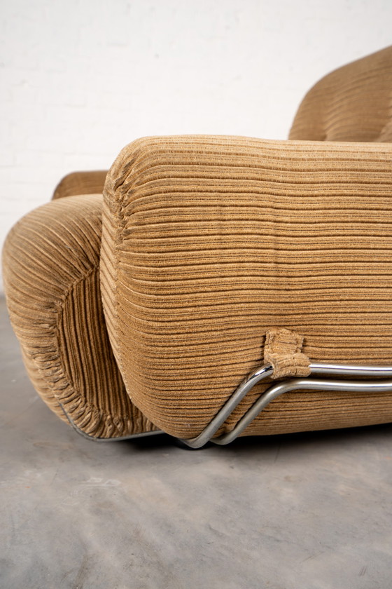 Image 1 of Italiaanse ribfluwelen fauteuil