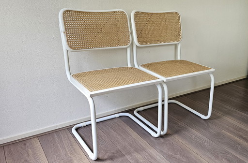 2x Witte Cesca stoelen