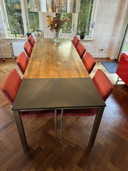 Arco Notenhouten Uitschuifbare Eettafel Met Rvs Poten