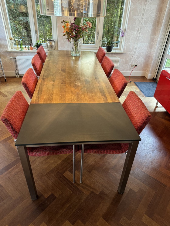 Image 1 of Arco Notenhouten Uitschuifbare Eettafel Met Rvs Poten