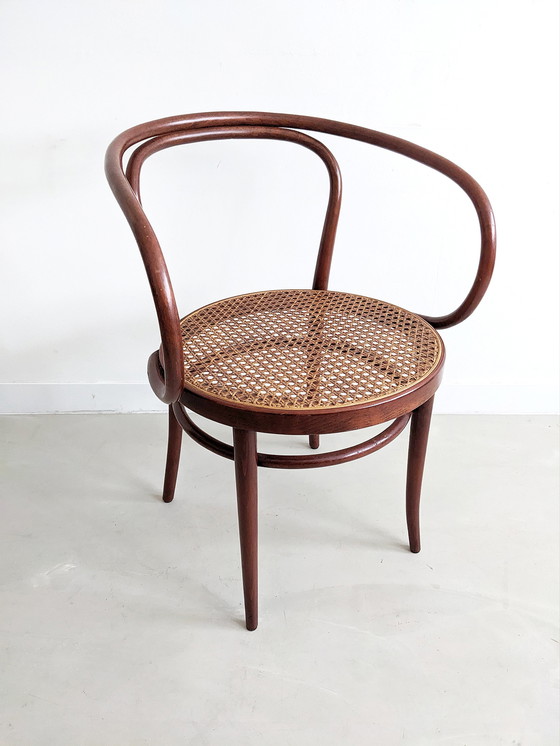 Image 1 of 6x 'no. 209' eetkamerstoelen van Thonet 1980's