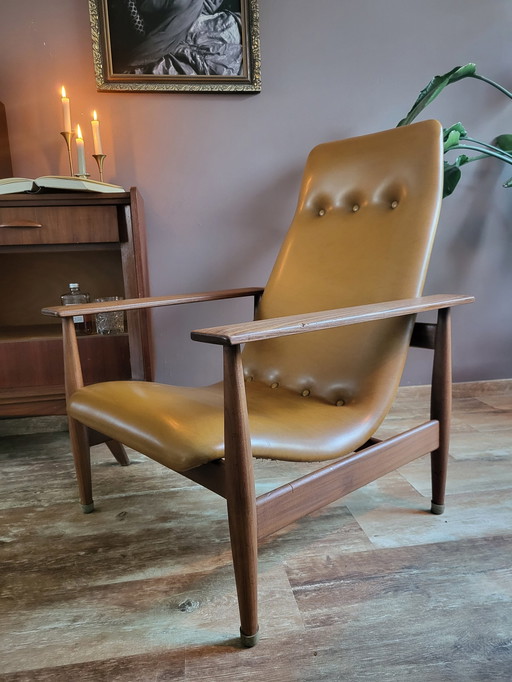 Vintage massief teakhouten fauteuil mosterdgeel