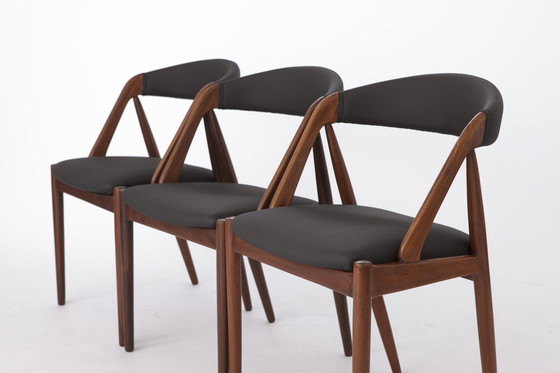 Image 1 of 6 Kai Kristiansen vintage stoelen, model 31, eetkamerstoelen, jaren 1960, teakhout