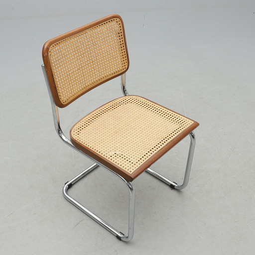 2 B32 stoelen donker beuken onderstel Marcel BREUER Italië