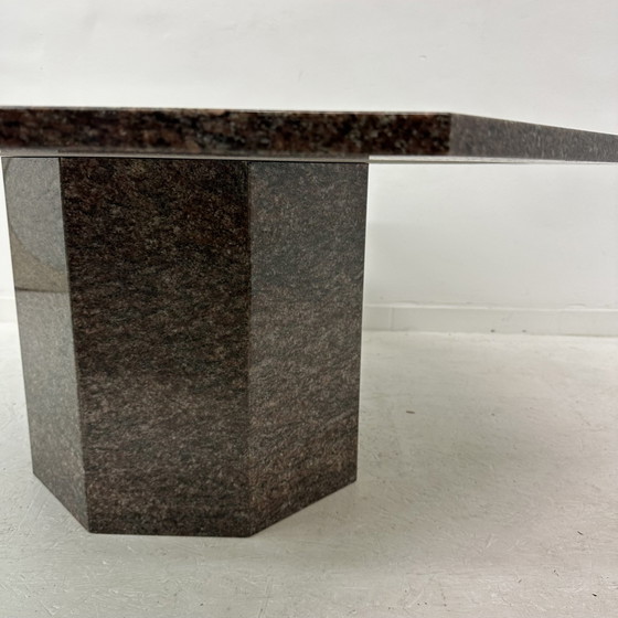 Image 1 of Mid Century Hexagonale Granieten Salontafel, 1980'S