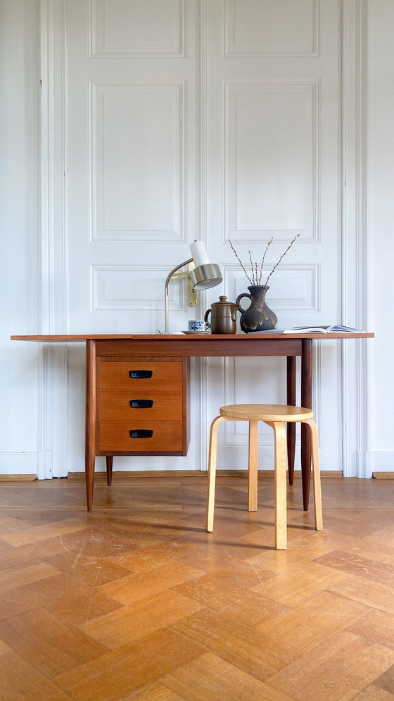 Image 1 of Arne Vodder Vintage Houten Bureau