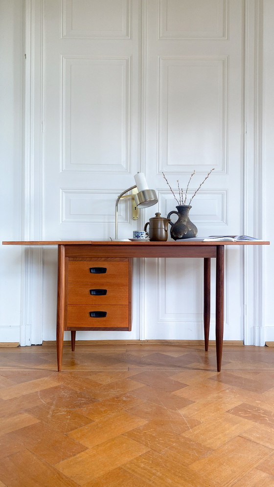 Image 1 of Arne Vodder Vintage Houten Bureau