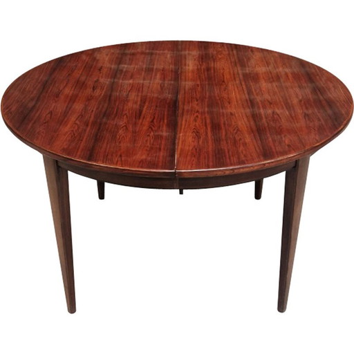 Scandinavische vintage ronde tafel in Rio palissander model 55 van Omann Jun