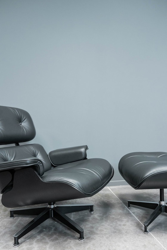 Image 1 of Eames Lounge Stoel + Ottoman Xl