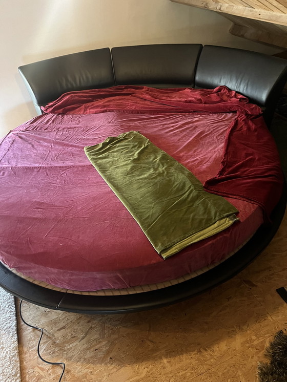 Image 1 of Poltrona Frau Rond Bed