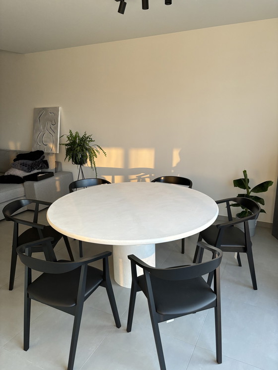 Image 1 of Mortex Rond tafel