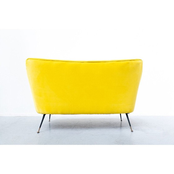 Image 1 of Paar vintage sofa's in gele stof, Italië 1960