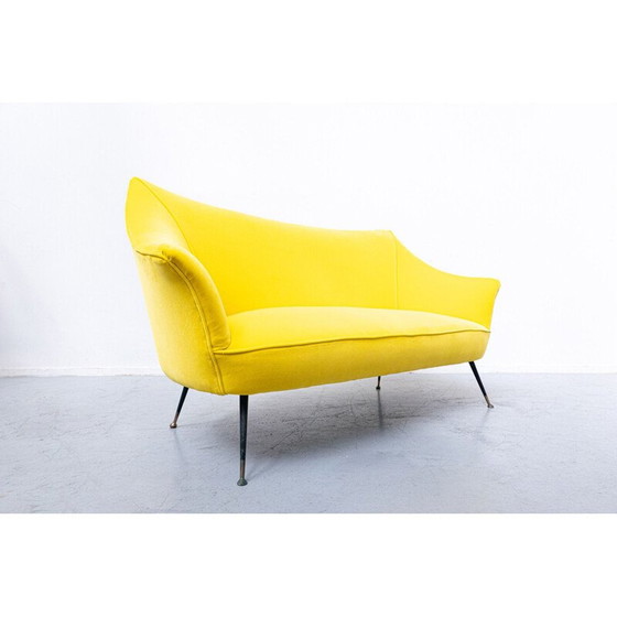 Image 1 of Paar vintage sofa's in gele stof, Italië 1960