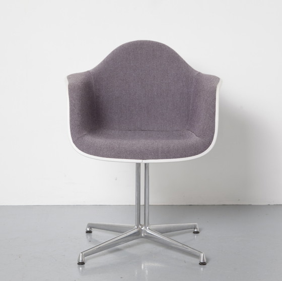 Image 1 of 6x Vitra Charles + Ray Eames chairs