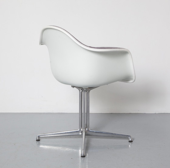 Image 1 of 6x Vitra Charles + Ray Eames chairs