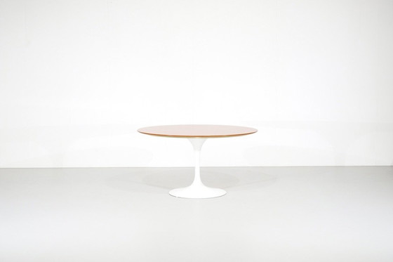 Image 1 of Houten tafel "Tulip" van Eero Saarinen voor Knoll International, VS 1958.