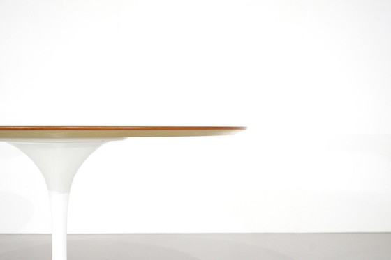 Image 1 of Houten tafel "Tulip" van Eero Saarinen voor Knoll International, VS 1958.