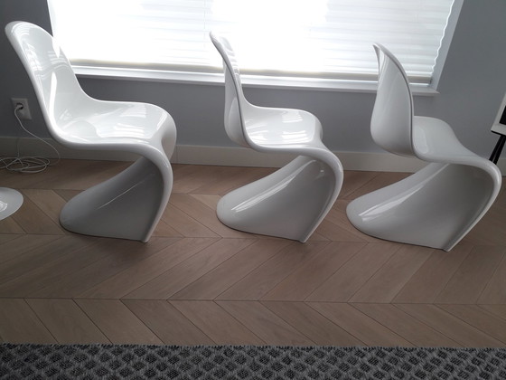 Image 1 of 3X Witte Hoogglans Originele Verner Panton (Vitra) Eetkamerstoelen