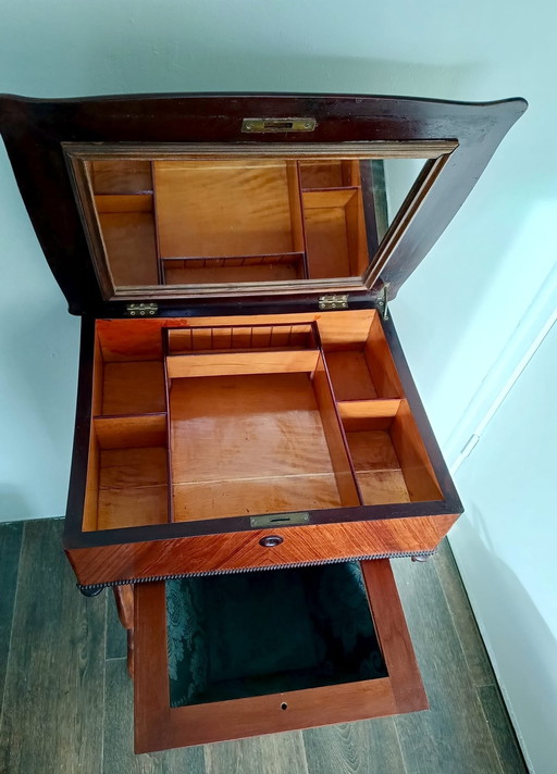 Antiek Frans Naaikastje