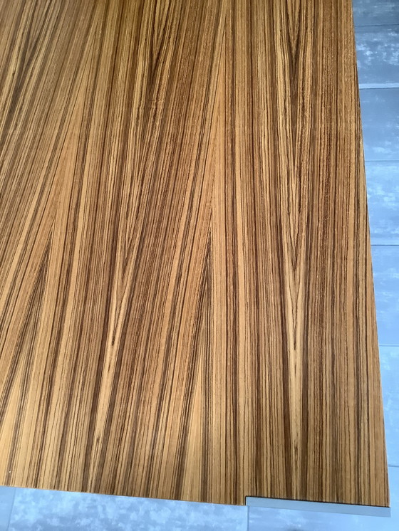 Image 1 of Desalto Tafel Liko  Kleur:Zebrano Mat