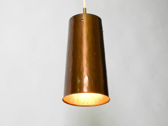 Image 1 of Prachtige Mid Century Modern hanglamp van koper in de vorm van een kegel