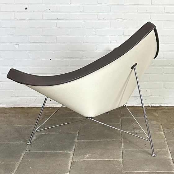 Image 1 of Iconische Vitra Coconut Chair – Modernistisch Design in Grijs Leer