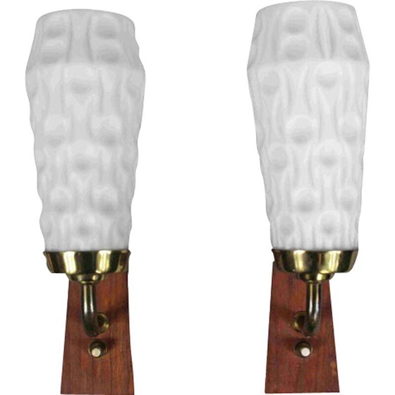 Image 1 of Paar vintage wandlampen met messing en opaline glas, Denemarken 1960