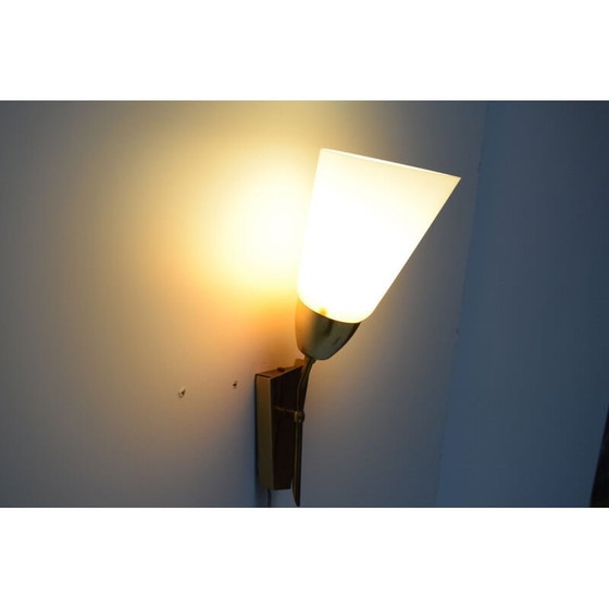 Image 1 of Vintage wandlamp van glas en messing door Kamenicky Senov, Tsjechië 1960