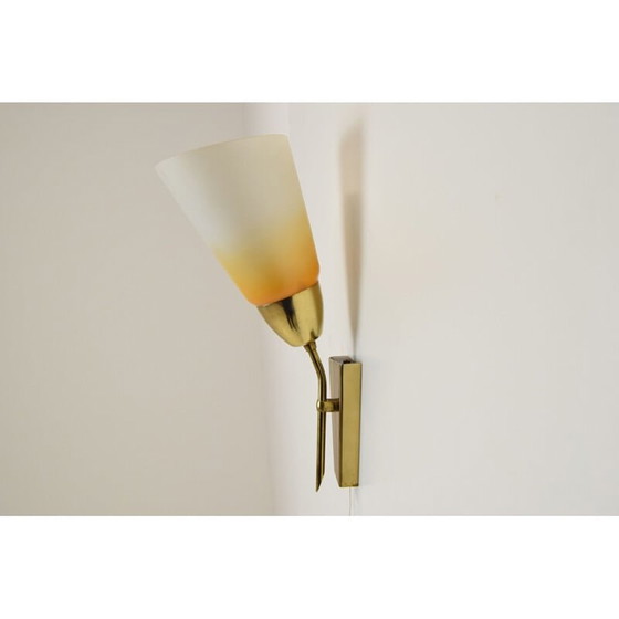 Image 1 of Vintage wandlamp van glas en messing door Kamenicky Senov, Tsjechië 1960