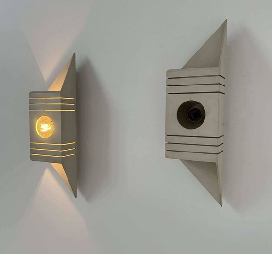 Image 1 of 2X wit gelakte metalen wandlampen - Frankrijk 1970