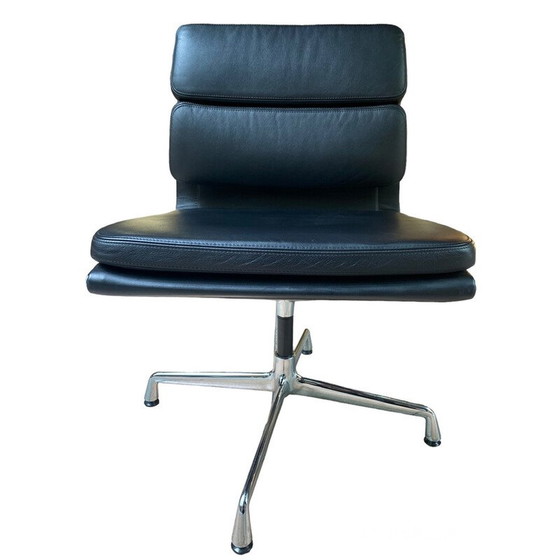 Image 1 of Vintage Soft pad bureaustoel in zwart leer en aluminium van Eames, 2007