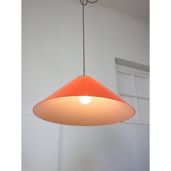 Image 1 of Vintage hanglamp van oranje plexiglas en messing, Italië 1960