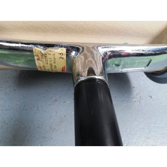 Image 1 of EA105 vintage stoel van Charles & Ray Eames voor Vitra