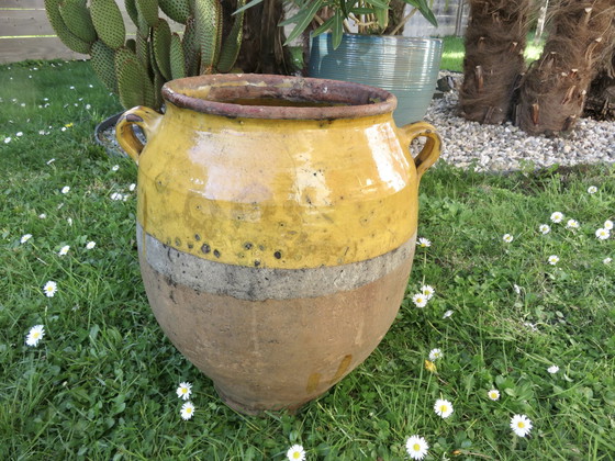 Image 1 of Antieke gele geglazuurde terracotta pot À confit