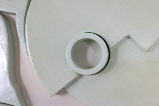 Image 1 of Gesneden celadon lakpaneel. Eigentijds.