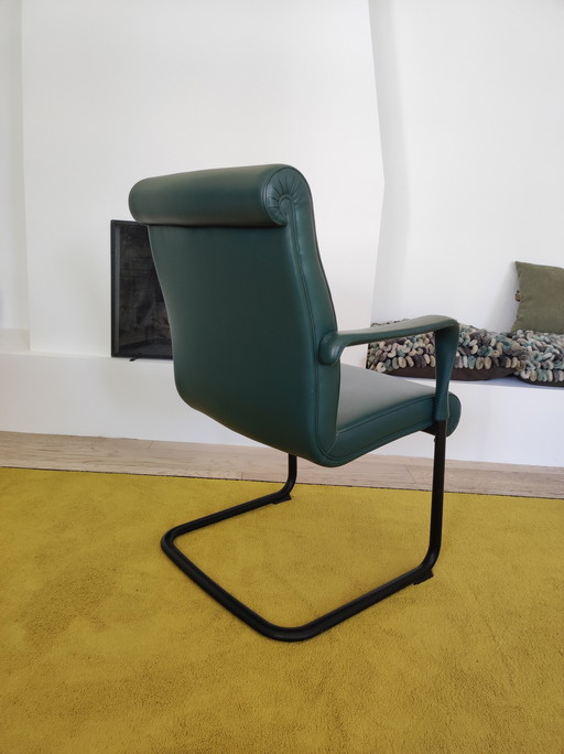 Poltrona Frau armchair model Forum