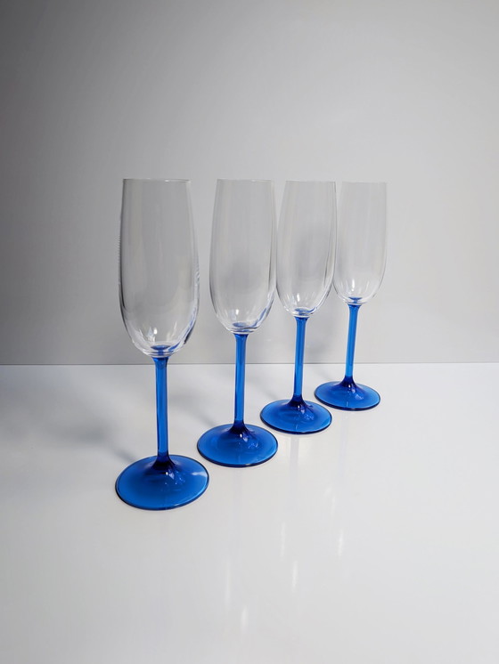 Image 1 of 4 Vintage Franse Champagneglazen Kristalglas Blauw Luminarc jaren 80