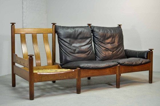 Image 1 of Robuuste Mid Century Scandinavische 3-zitsbank van glad zwart leer, 1960