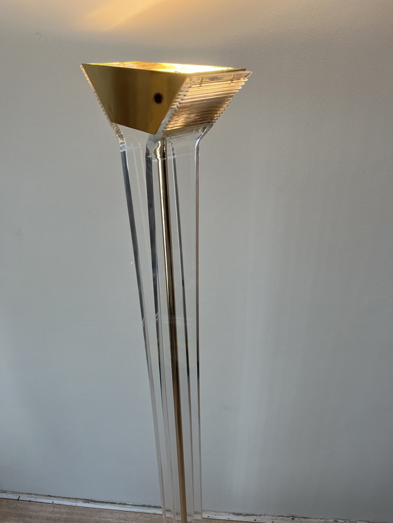 Image 1 of Jaren 80 Plexiglas Hollywood Regency Vloerlamp