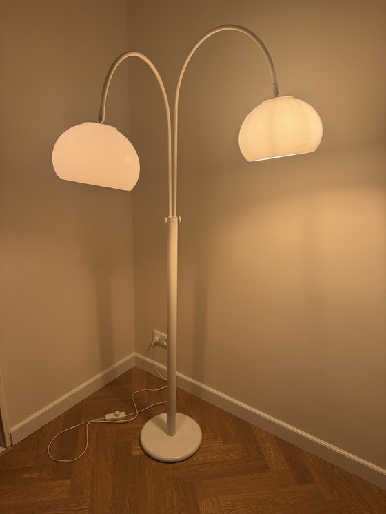 Image 1 of Vintage Witte Vloerlamp Met Dubbele Boog