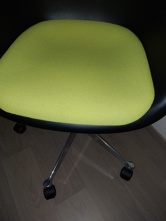 Image 1 of Vitra Pacc