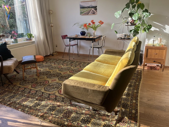 Image 1 of Midcentury Fluwelen Sofa met drie zitplaatsen