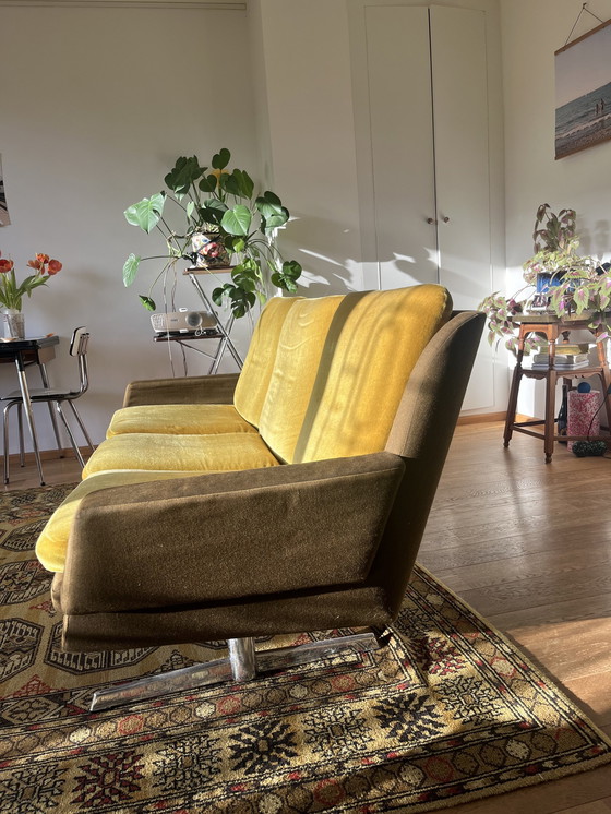 Image 1 of Midcentury Fluwelen Sofa met drie zitplaatsen