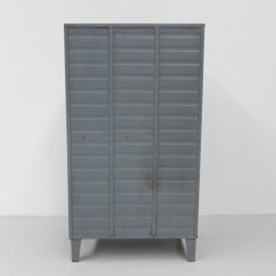 Image 1 of Industriële stalen locker met 3 deuren