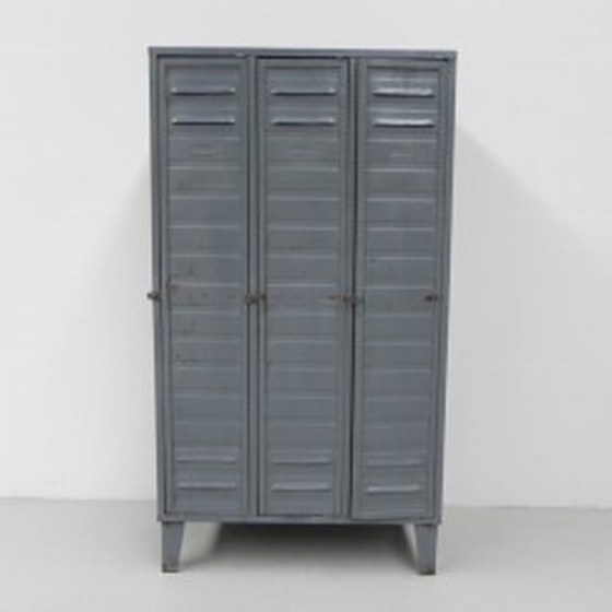 Image 1 of Industriële stalen locker met 3 deuren