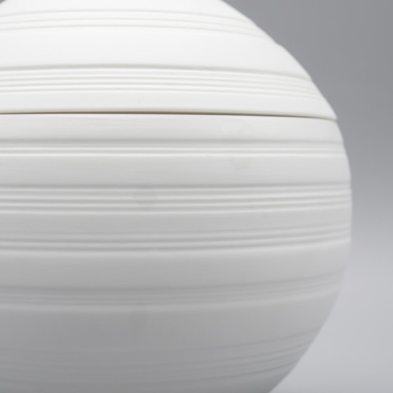 Image 1 of Zeldzame Hutschenreuther Hans Achtziger Design Reliëf Bisque porseleinen bol deksel doos