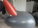 2x Leolux stoelen met poef