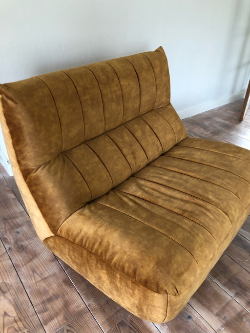 Bank love seat, Homestock