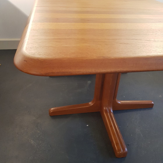 Image 1 of Mid Century Deense teakhouten eettafel