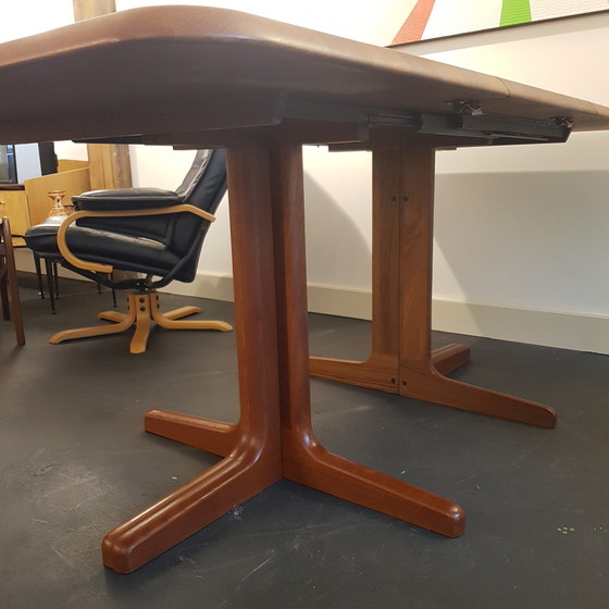 Image 1 of Mid Century Deense teakhouten eettafel